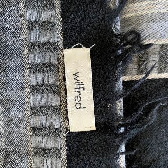 Wilfred Scarf - Picture 2 of 3